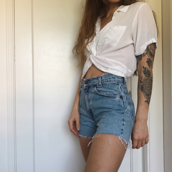 Forever 21 Tops - [FREE with purchase] twisted front crop top